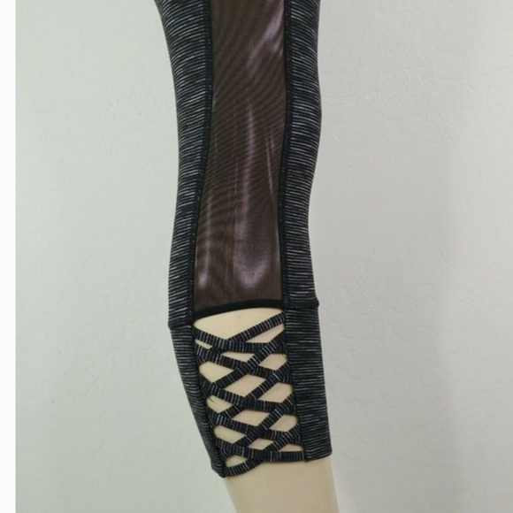 EUC Athleta Leggings Cropped, Black/Gray Stripes,Mesh &Strap Detail,Women’s M/8 - Picture 3 of 10
